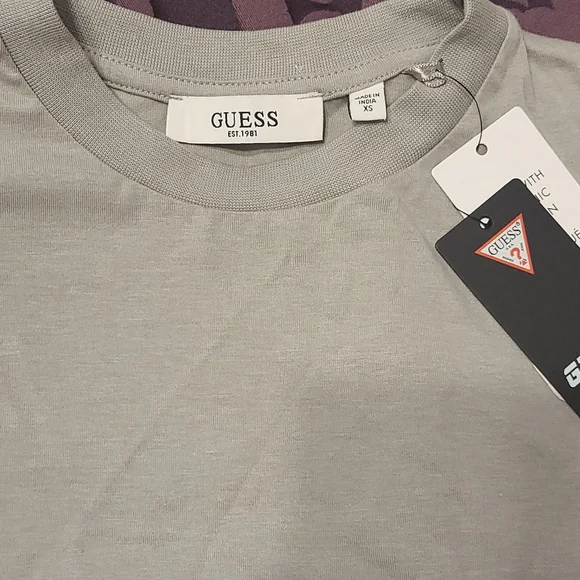 NWT Guess crop top tee - Picture 2 of 2